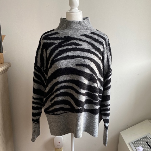 Nine West Sweaters - Grey Heavy Winter Zebra Sweater